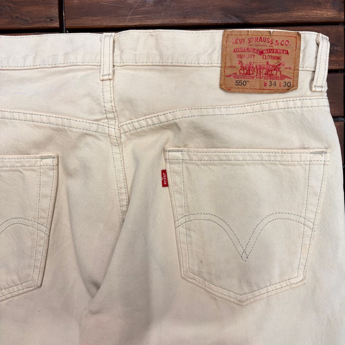 (34) 리바이스 550 릴렉스드 핏 연 베이지 데님 팬츠 상품이미지4