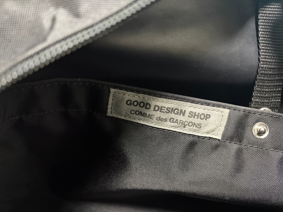 꼼데가르송 크로스백 상품이미지2