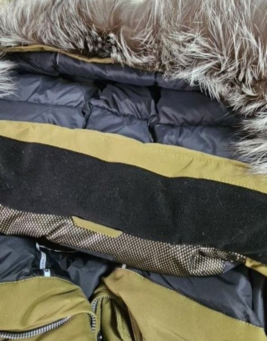 알피나 베어트랙 천연여우털  거위솜털90% 카키색 패딩 90 상품이미지7