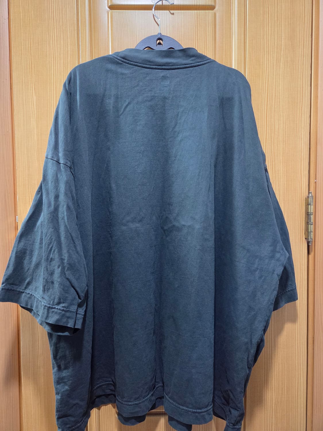 YEEZY GAP SHORT SLEEVE 상품이미지2