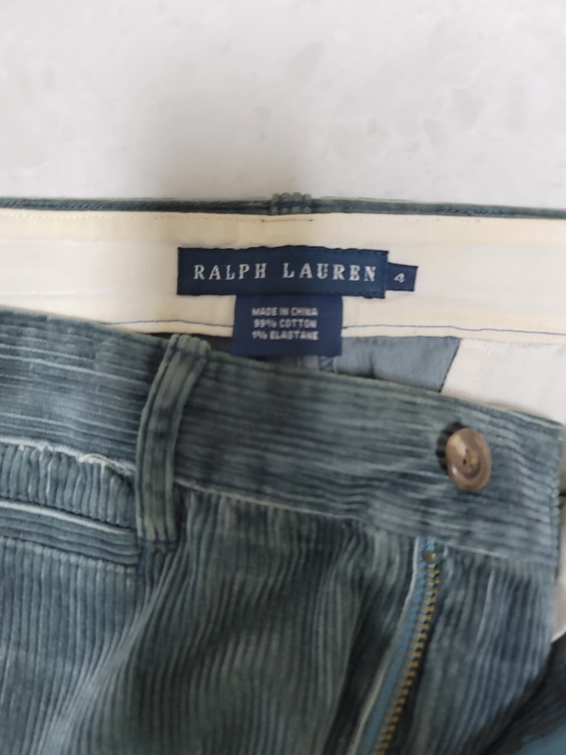 폴로 코튼99 골덴바지 4사이즈 상태굿

키즈사이즈 상품이미지3