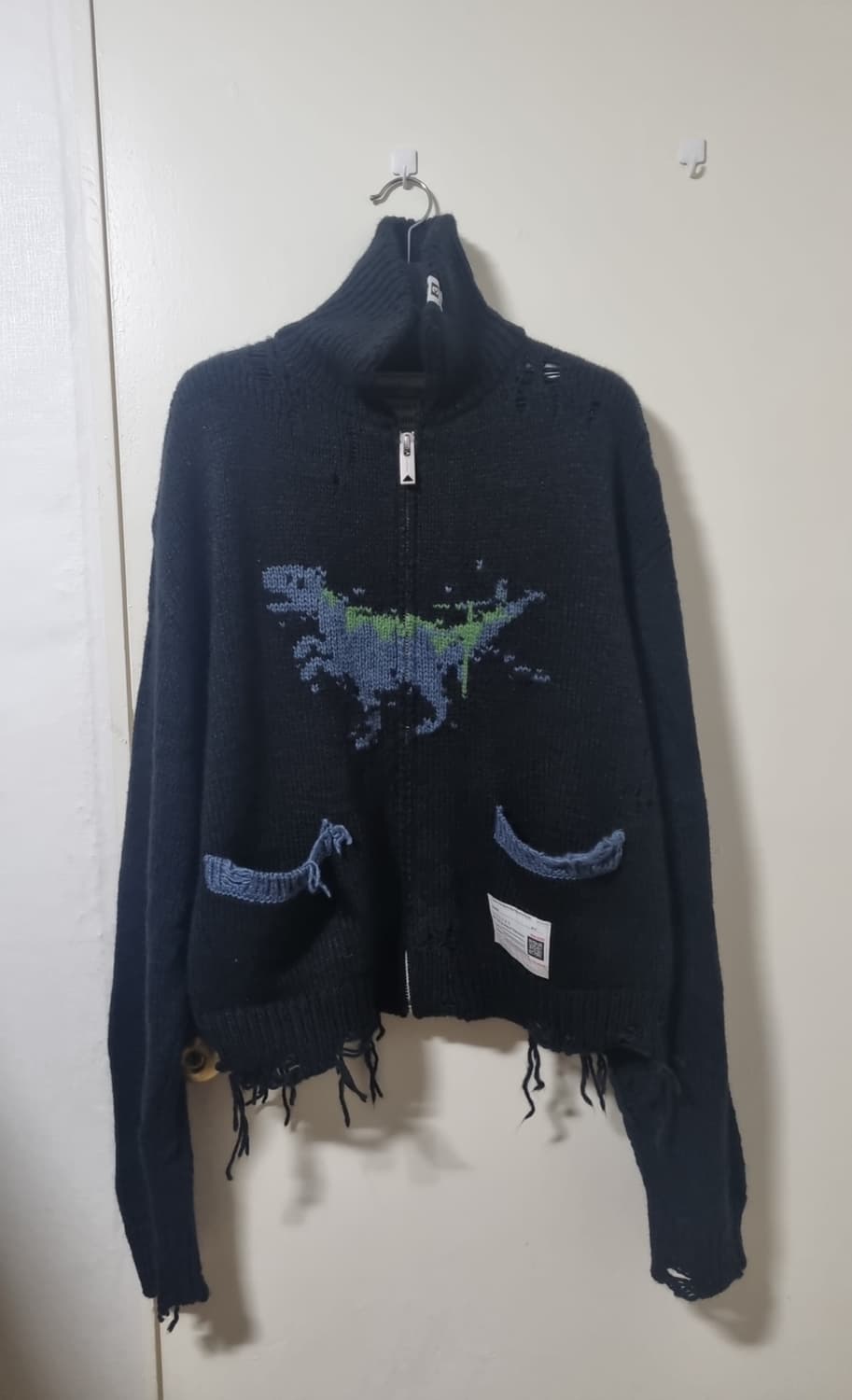 메종 미하라 야스히로 다이너소어 니트 가디건 블랙 상품이미지1