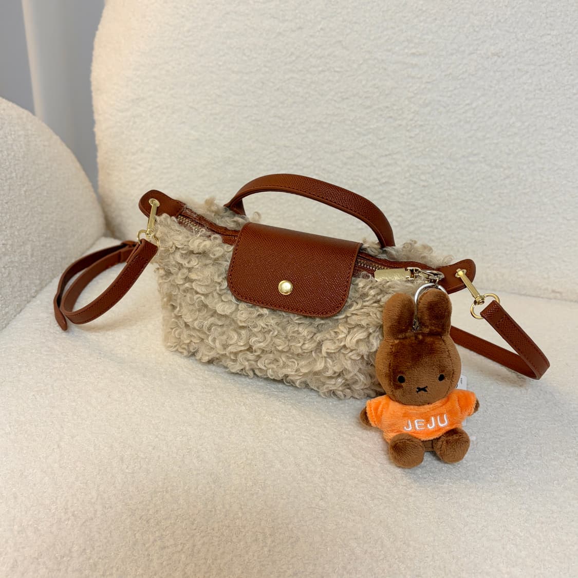 새상품 뽀글이 양털 미니 토트백 상품이미지1