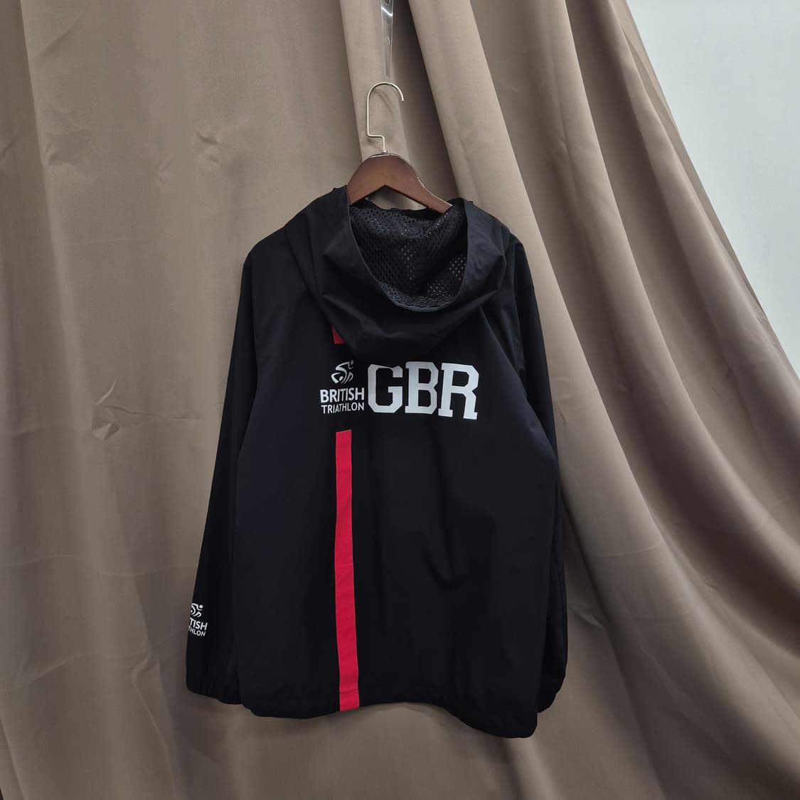 데상트 브리티시 트라이애슬론 바람막이 자켓 95 상품이미지4