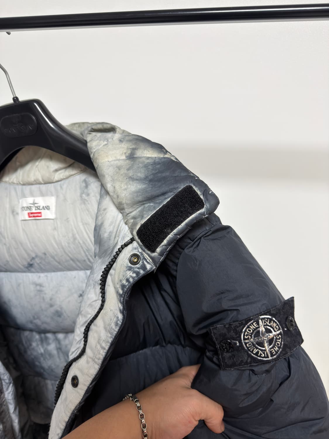 [국문택, 실측L] 스톤아일랜드 크링클랩스 페인티드 카모 패딩 블랙 상품이미지6