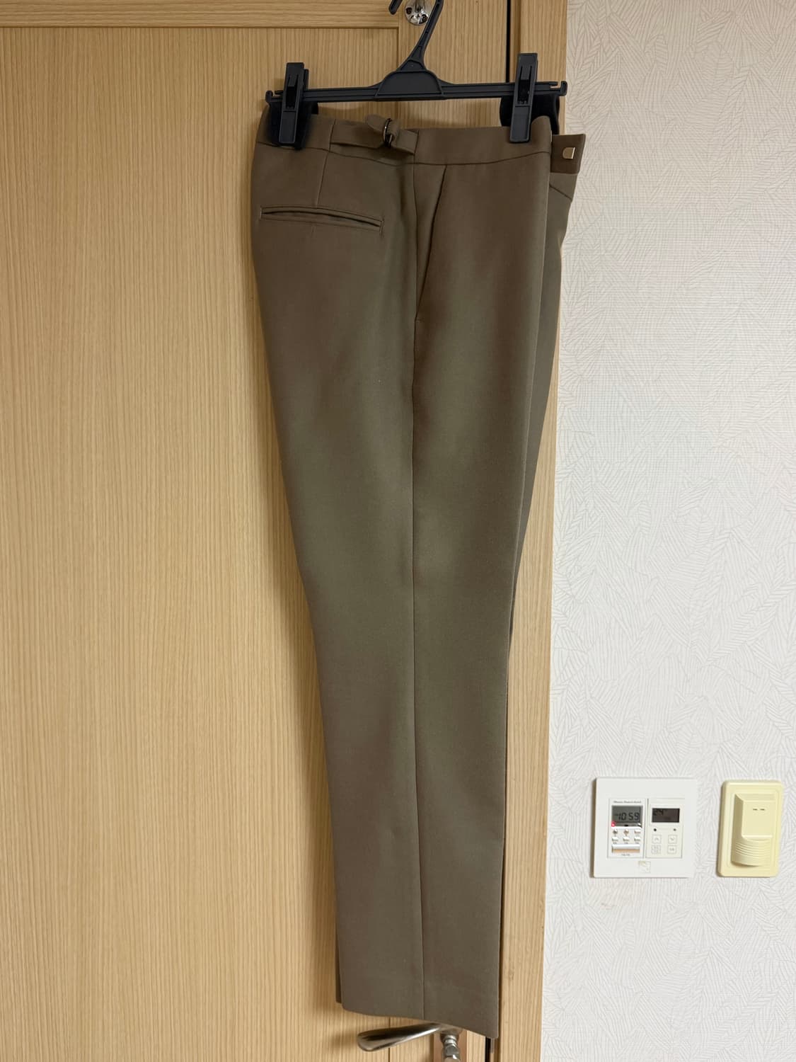 오라리(Auralee) 멜튼울 슬랙스 그레이 베이지 4 상품이미지2