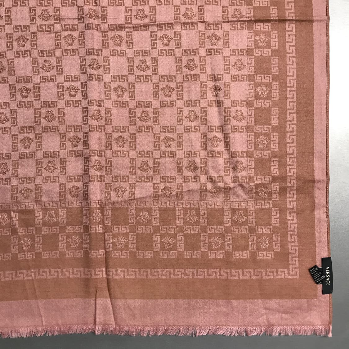 베르사체 메두사 실크 스카프 상품이미지4