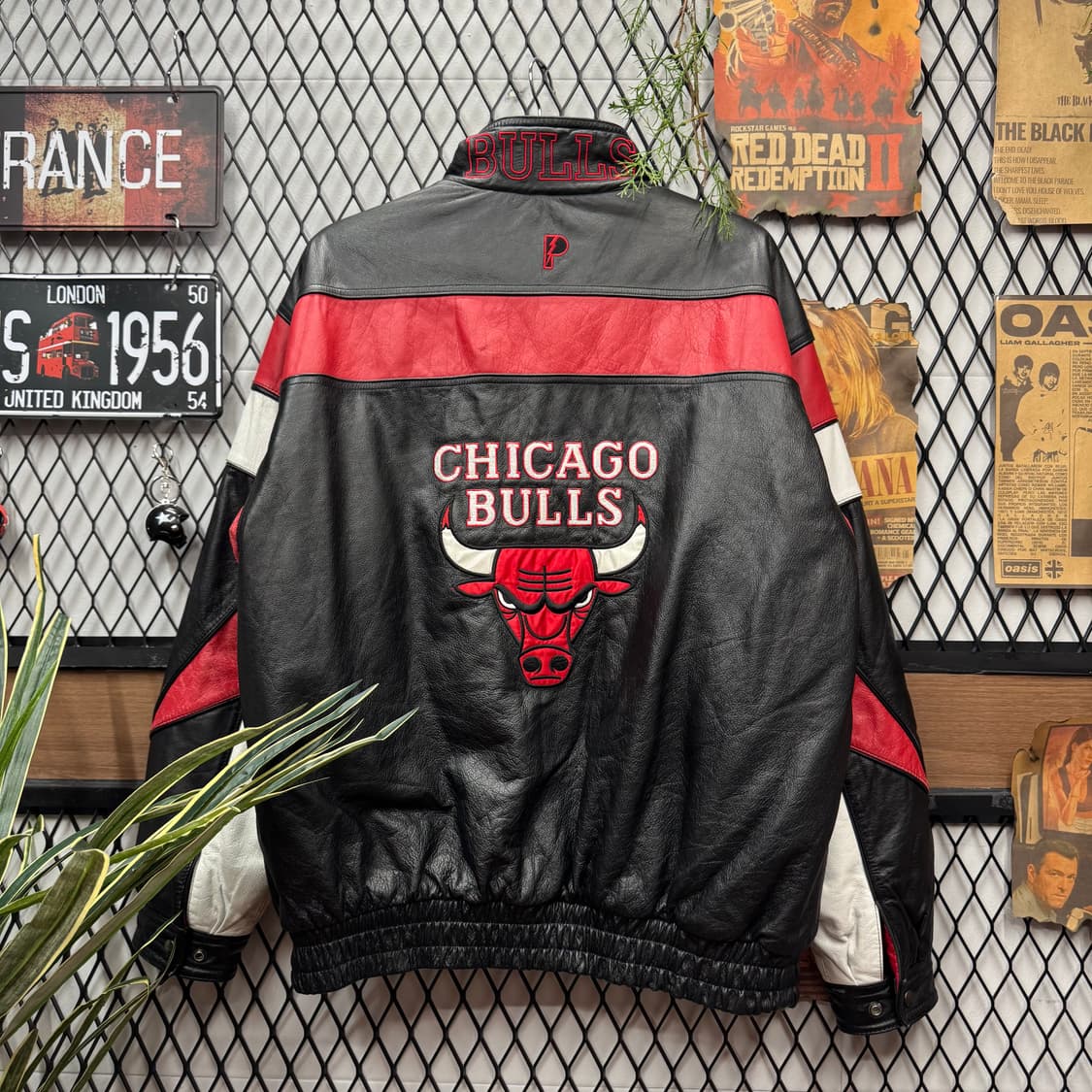 90s PRO PLAYER X 시카고불스 레더자켓 후면 로고 포인트 블랙 상품이미지2