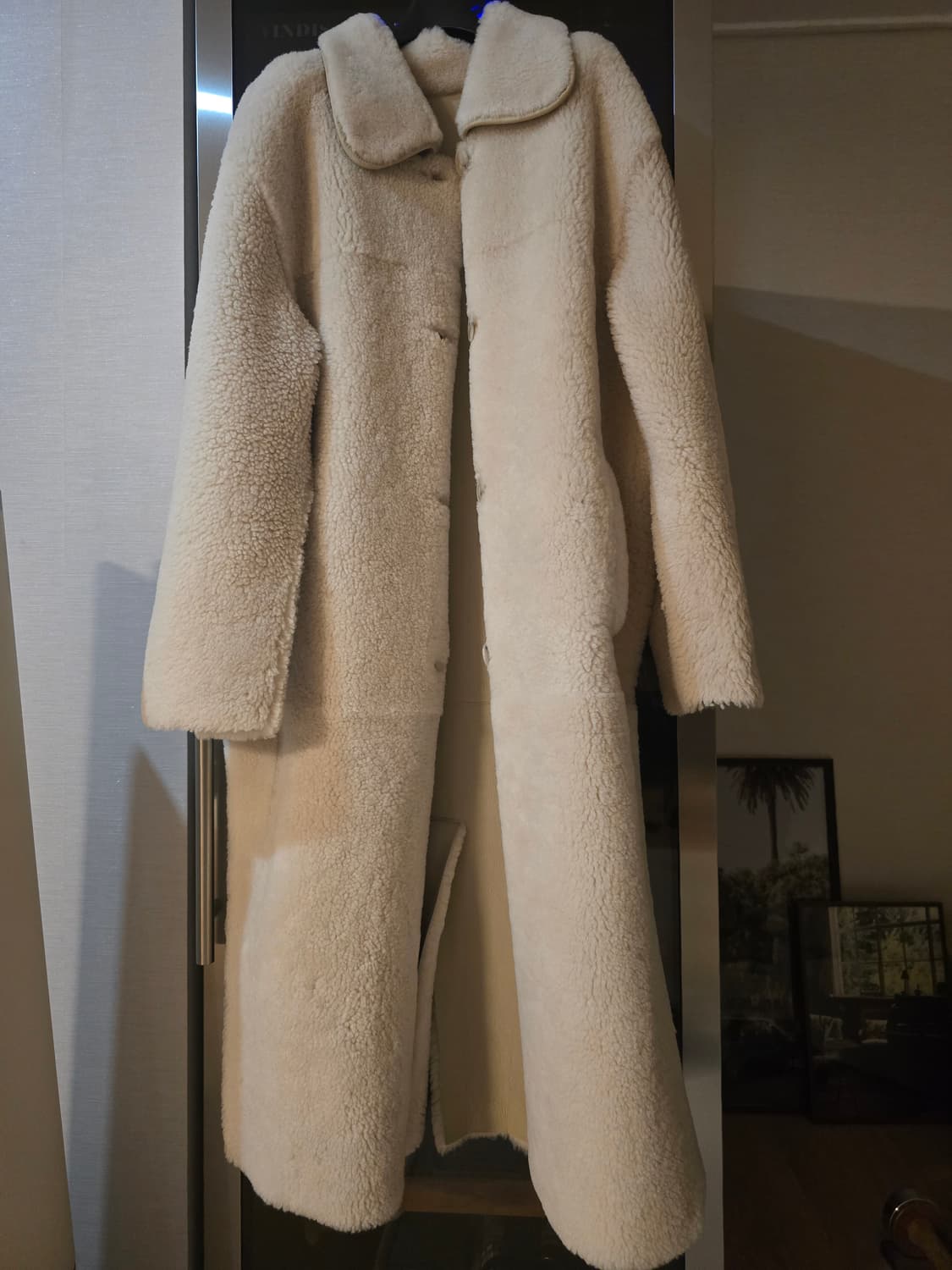 산드로 SANDRO 천연 양피,양털 롱 무스탕 새제품입니다. 상품이미지8