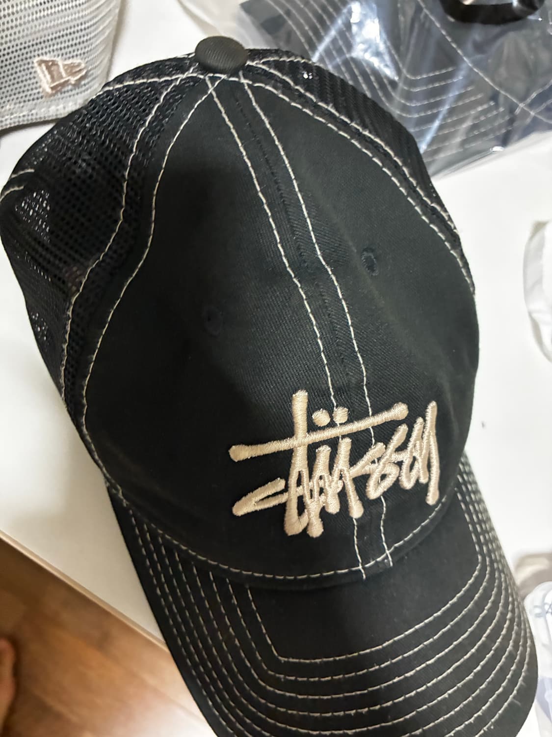 스투시 뉴에라 베이직트러커 블랙 상품이미지1