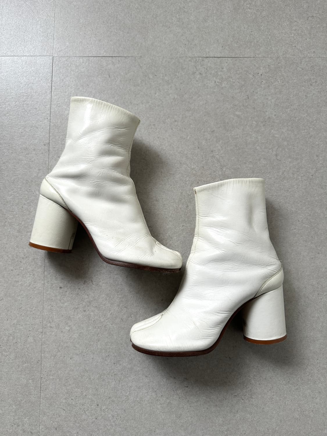 마르지엘라 PVC 코팅 레더 타비부츠 아이보리 상품이미지4