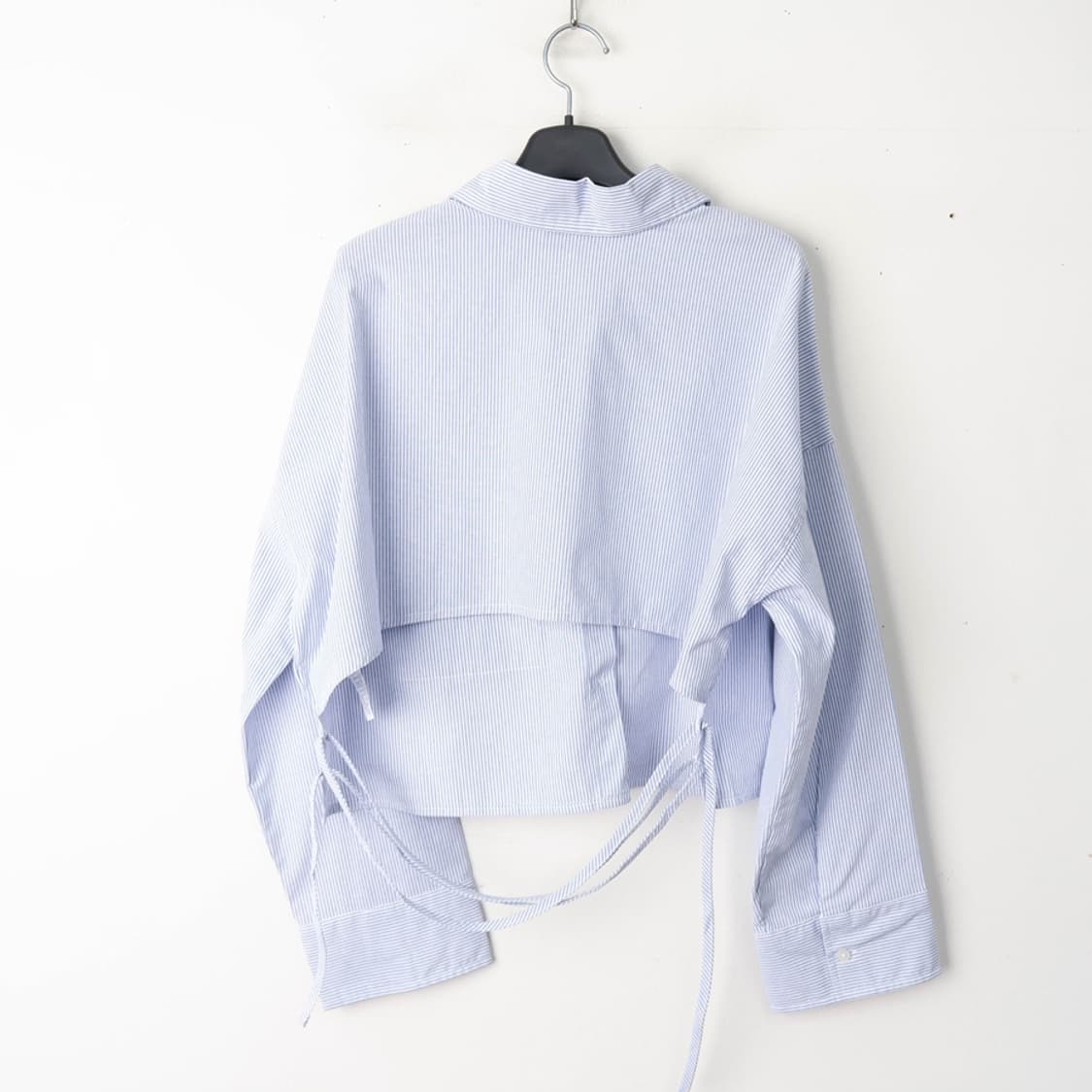 55/에잇세컨즈 스트라이프 백 리본 크롭셔츠 상품이미지2