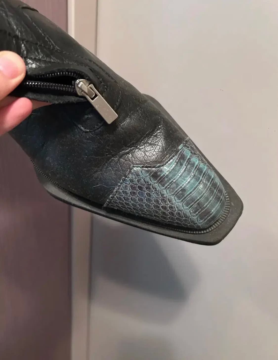 네거티브쓰리 워커 블랙 레더 앵클 부츠 뱀피 상품이미지4