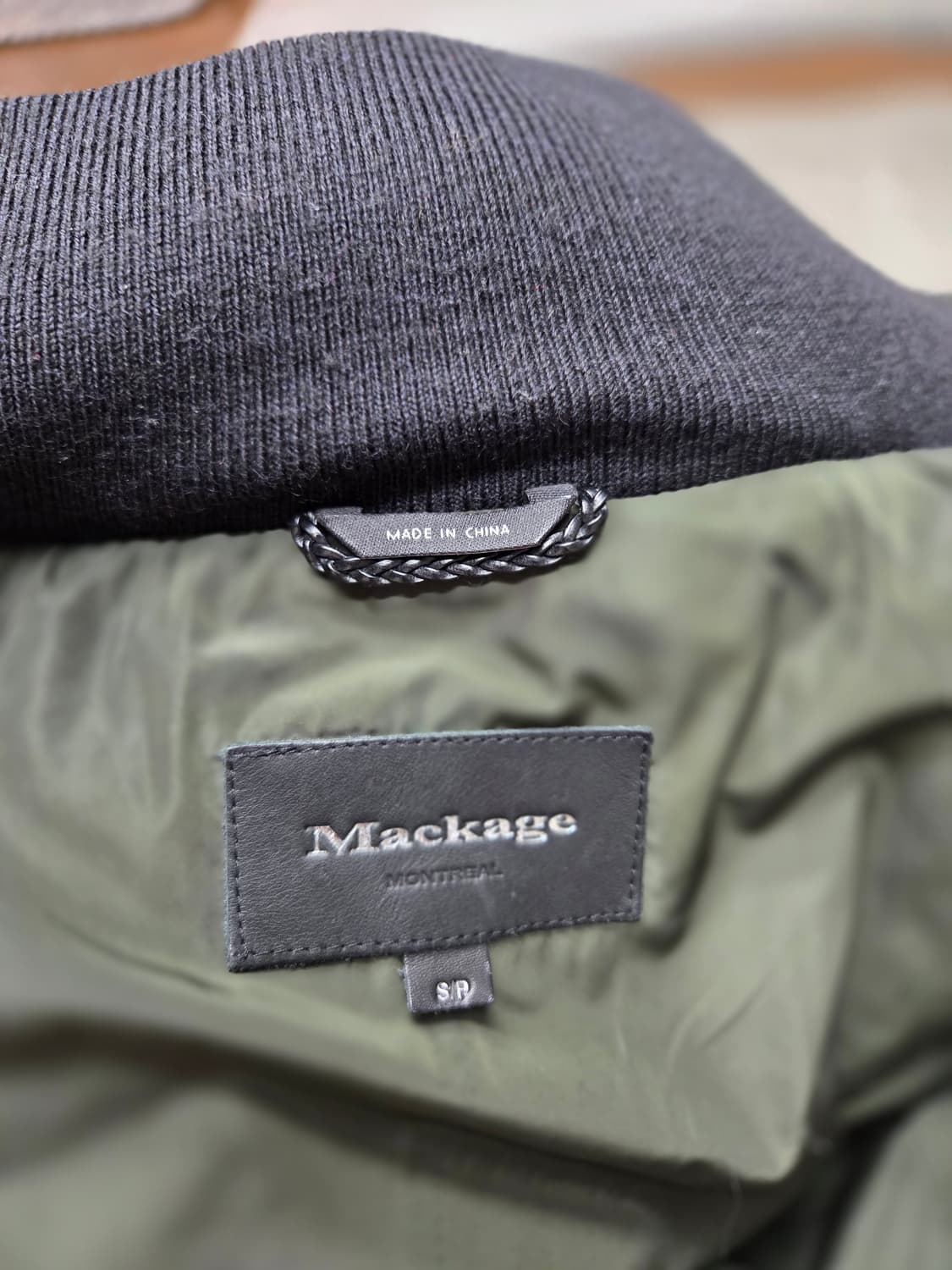 맥케이지 여성 패딩 카키 상품이미지4