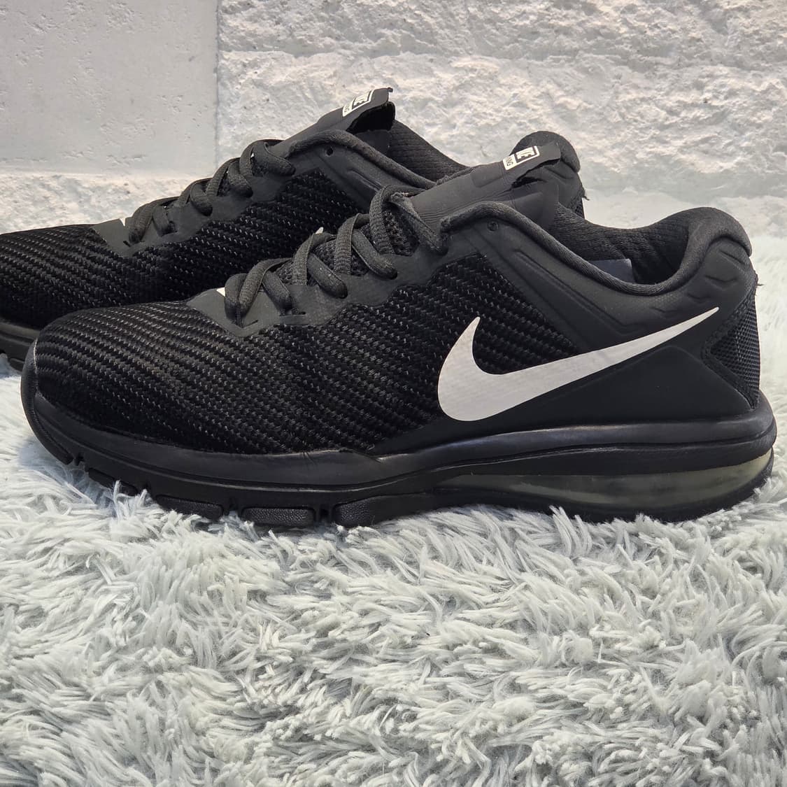 4q-22:나이키 에어맥스 블랙 트레이닝 스니커즈 (24cm) 상품이미지2