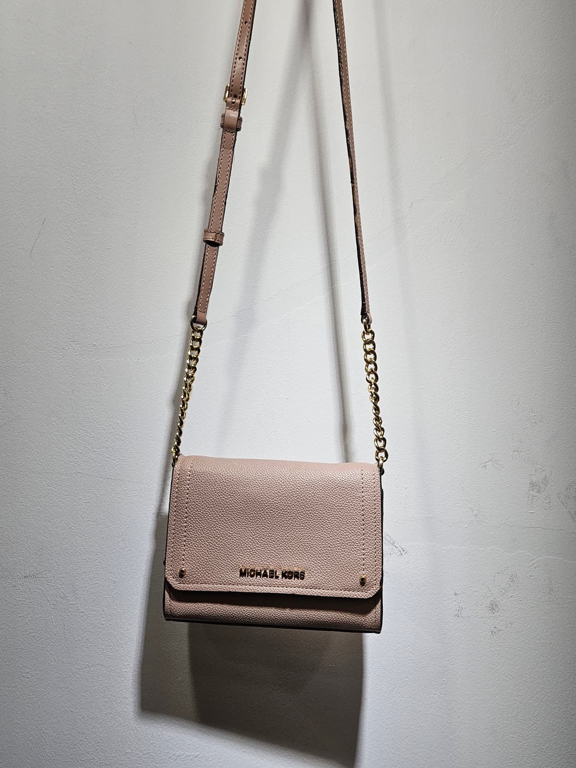 마이클코어스(Michael Korse) 핑크 미니 크로스백  상품이미지1