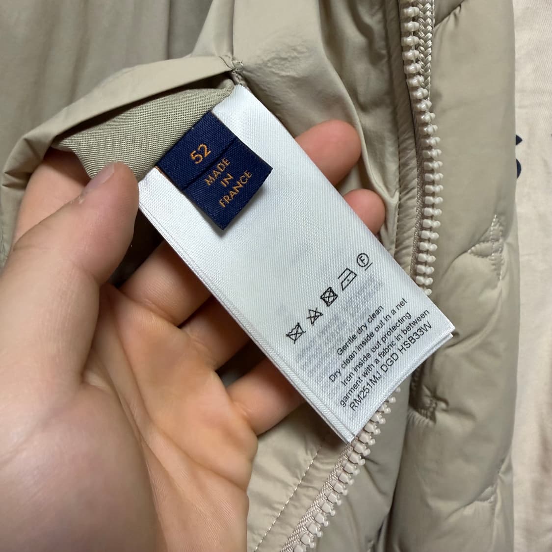 [S+급/50] 24FW 루이비통 모노그램 퀄티드 후드 패딩 자켓 베이지 상품이미지6