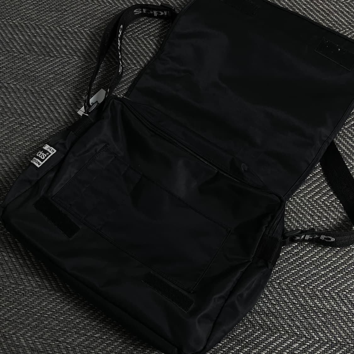 00s 아디다스 올드스쿨 스펠아웃 크로스백o 3389 상품이미지5