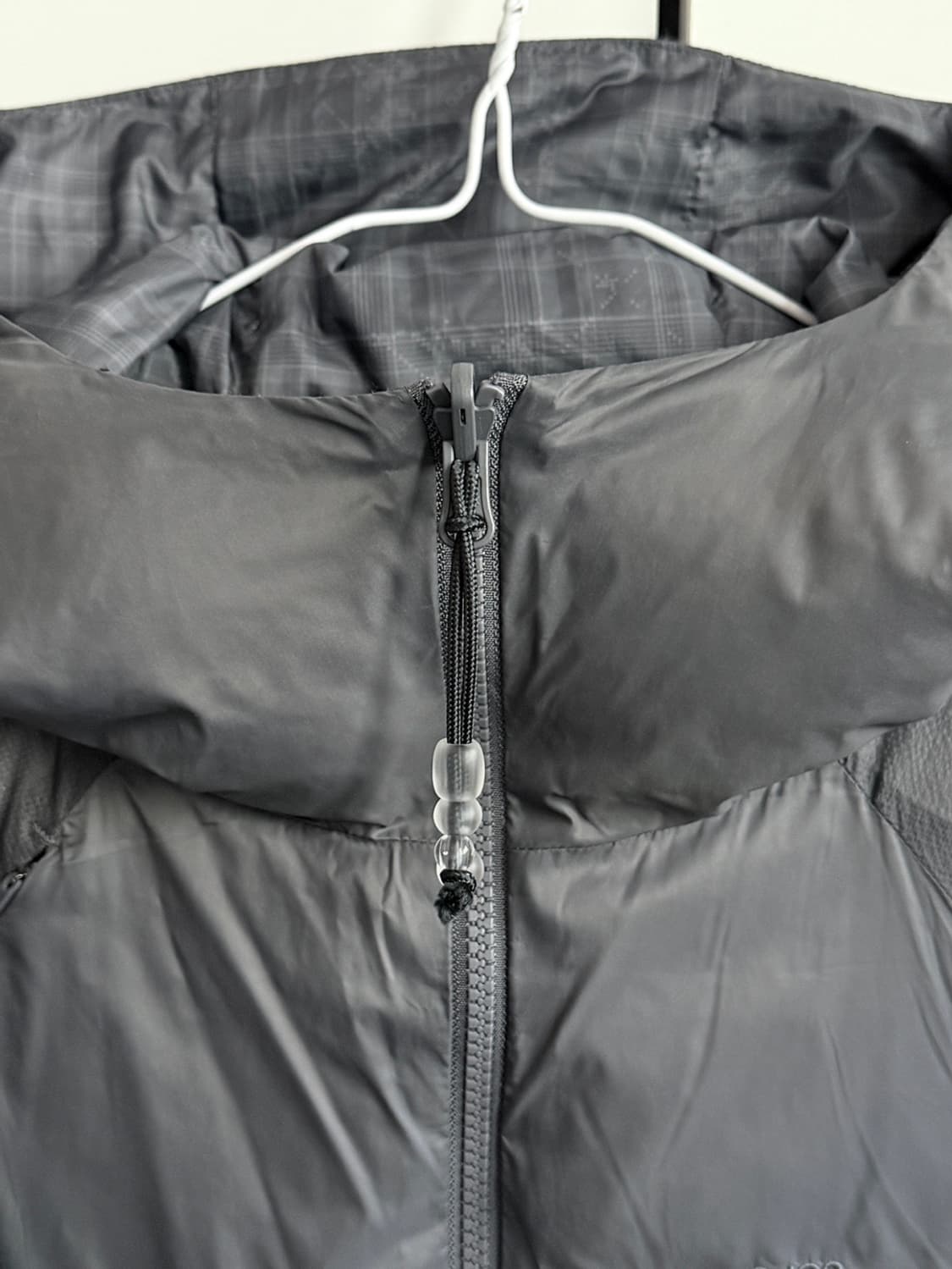 OJOS 오호스 리버시블 체크 패딩 차콜 1사이즈 상품이미지4