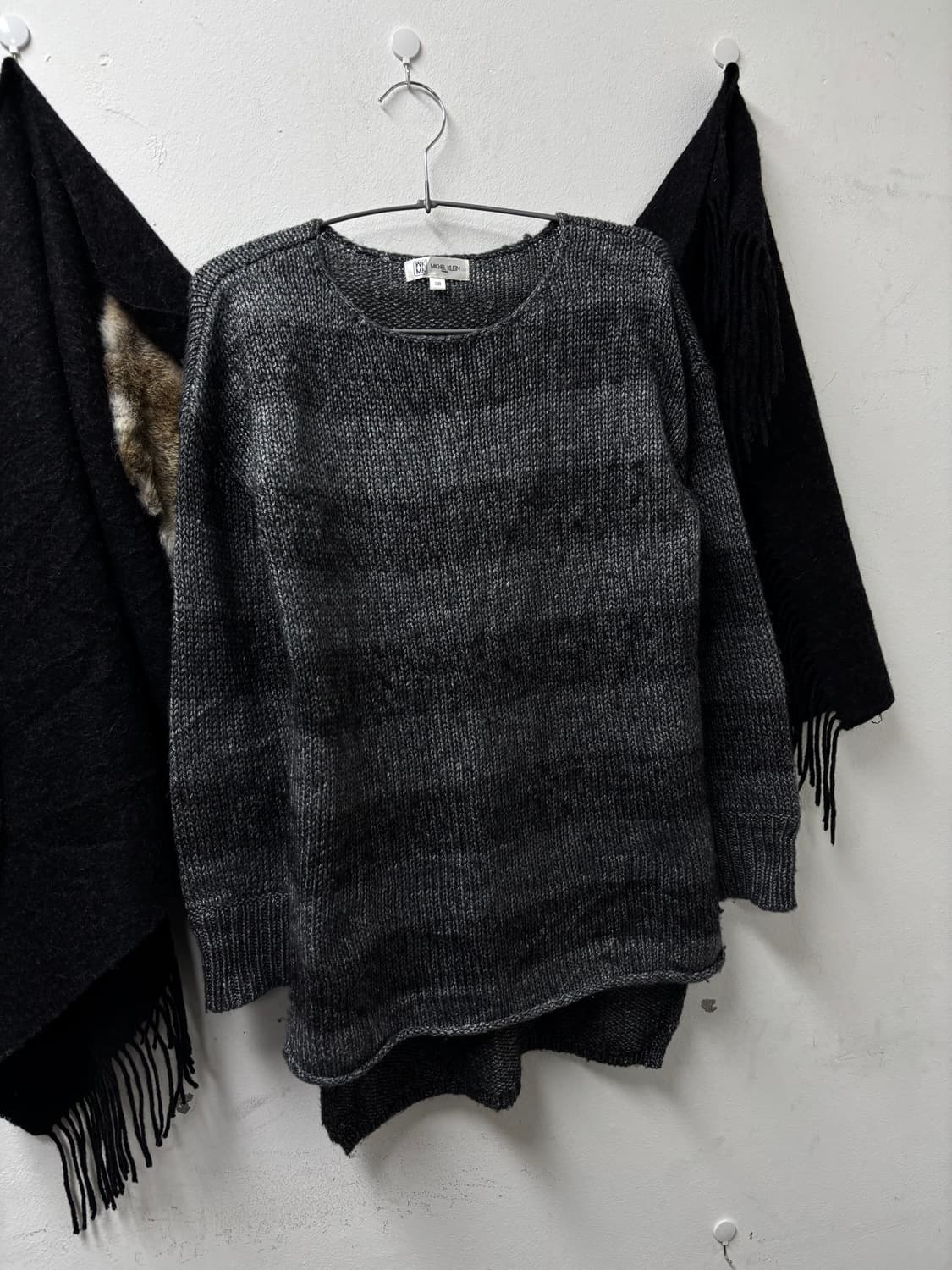 “Michel Klein” Black&Grey Knit Sleeve 상품이미지4