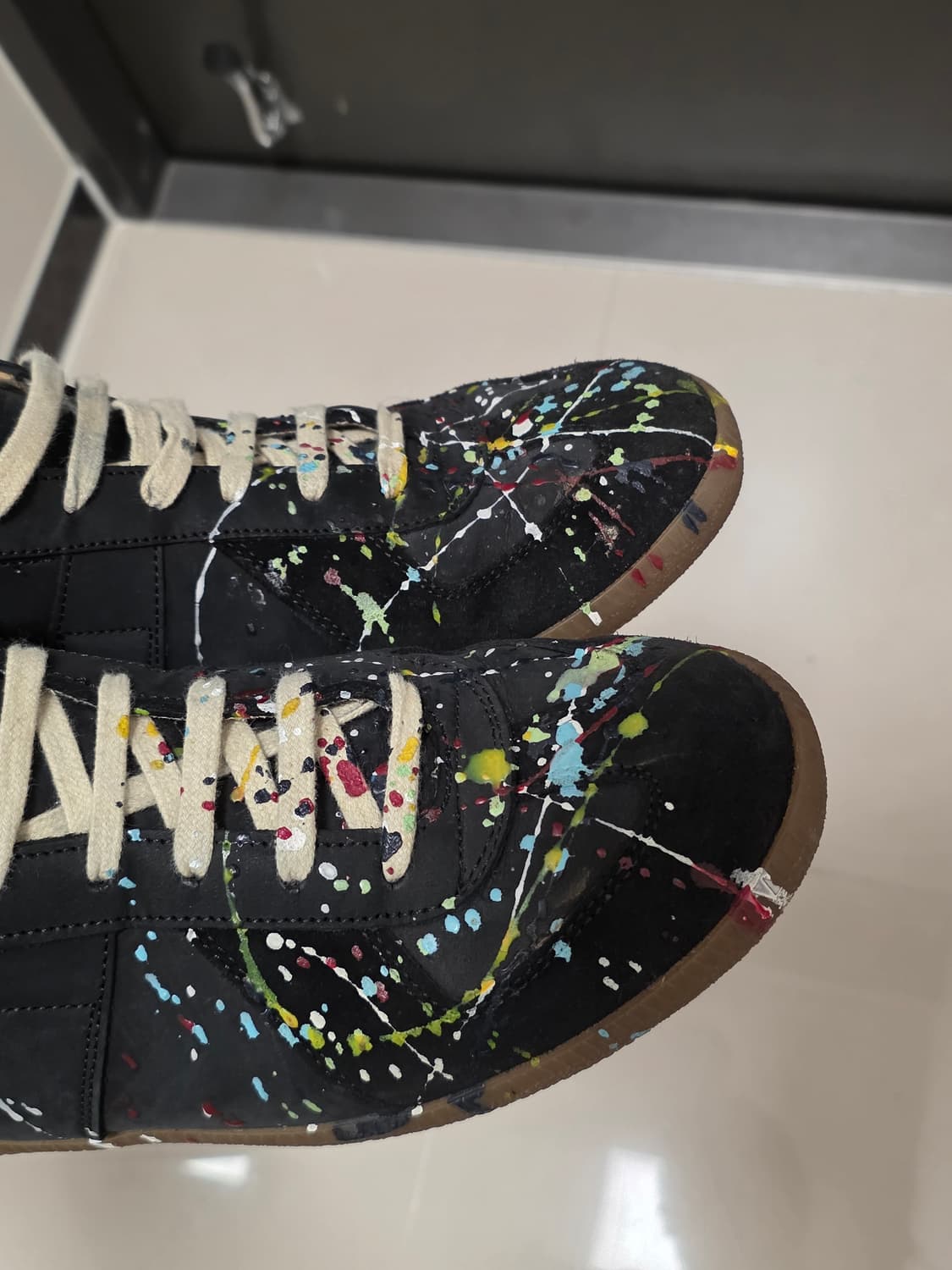 메종 마르지엘라 독일군 페인팅 블랙 42.5 사이즈 판매해요 상품이미지3