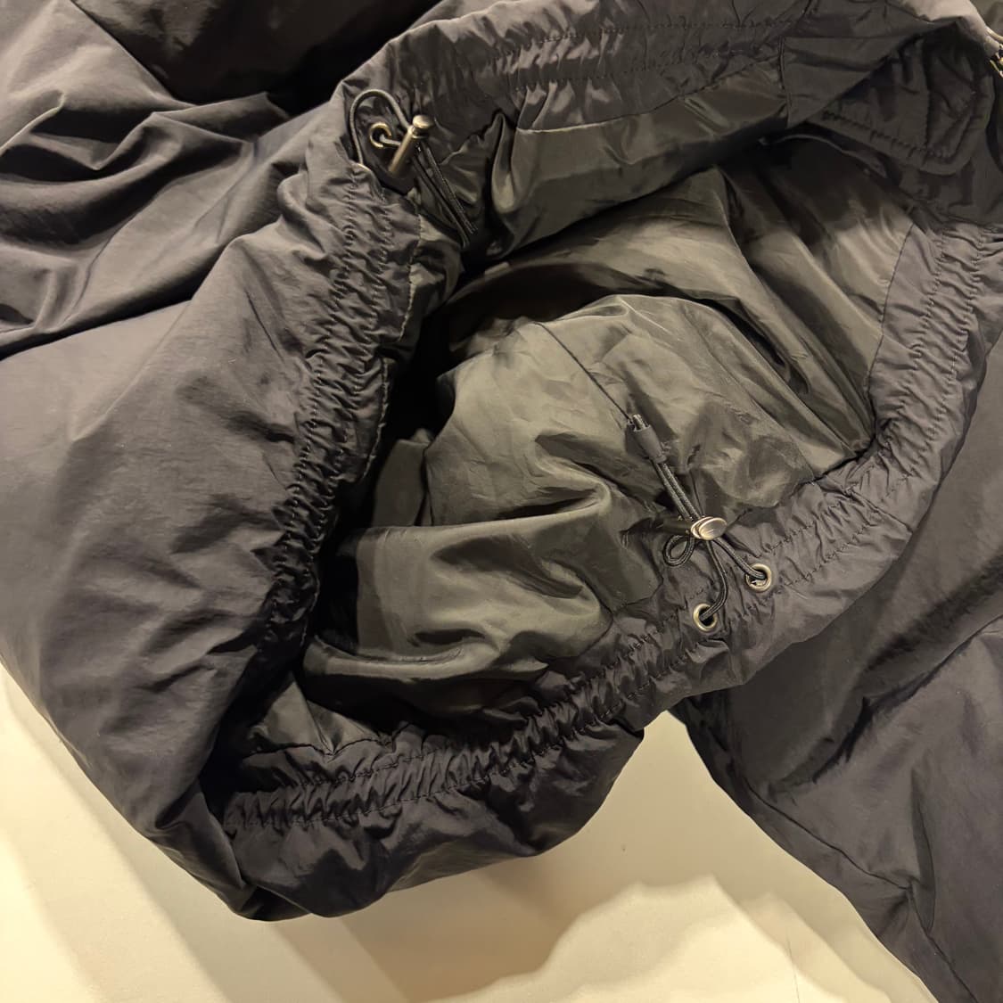 [S] 던스트 스튜디오 볼륨 블랙 숏 패딩 봄버 자켓 D122 상품이미지6