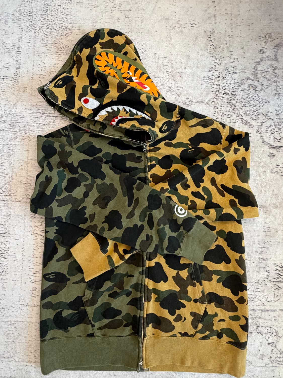 Bape 퍼스트 카모 세퍼레이드 샤크 풀 집 후드 옐로우 상품이미지2
