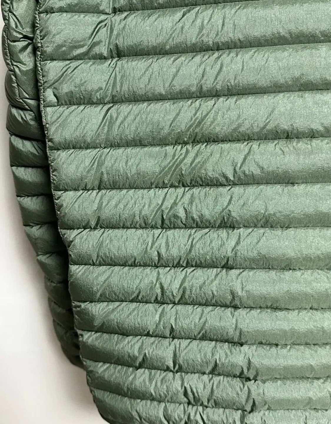 [XL]22FW 스톤아일랜드 카키 경량패딩 상품이미지7