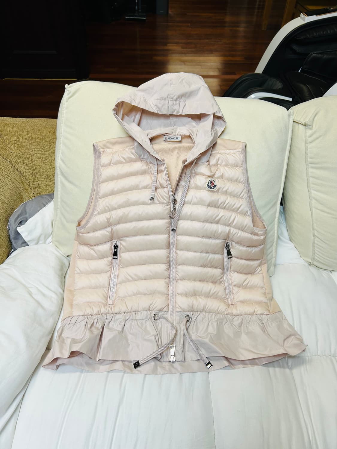 몽클레어 여성 후드 다운 베스트 패딩(0/44) 상품이미지2