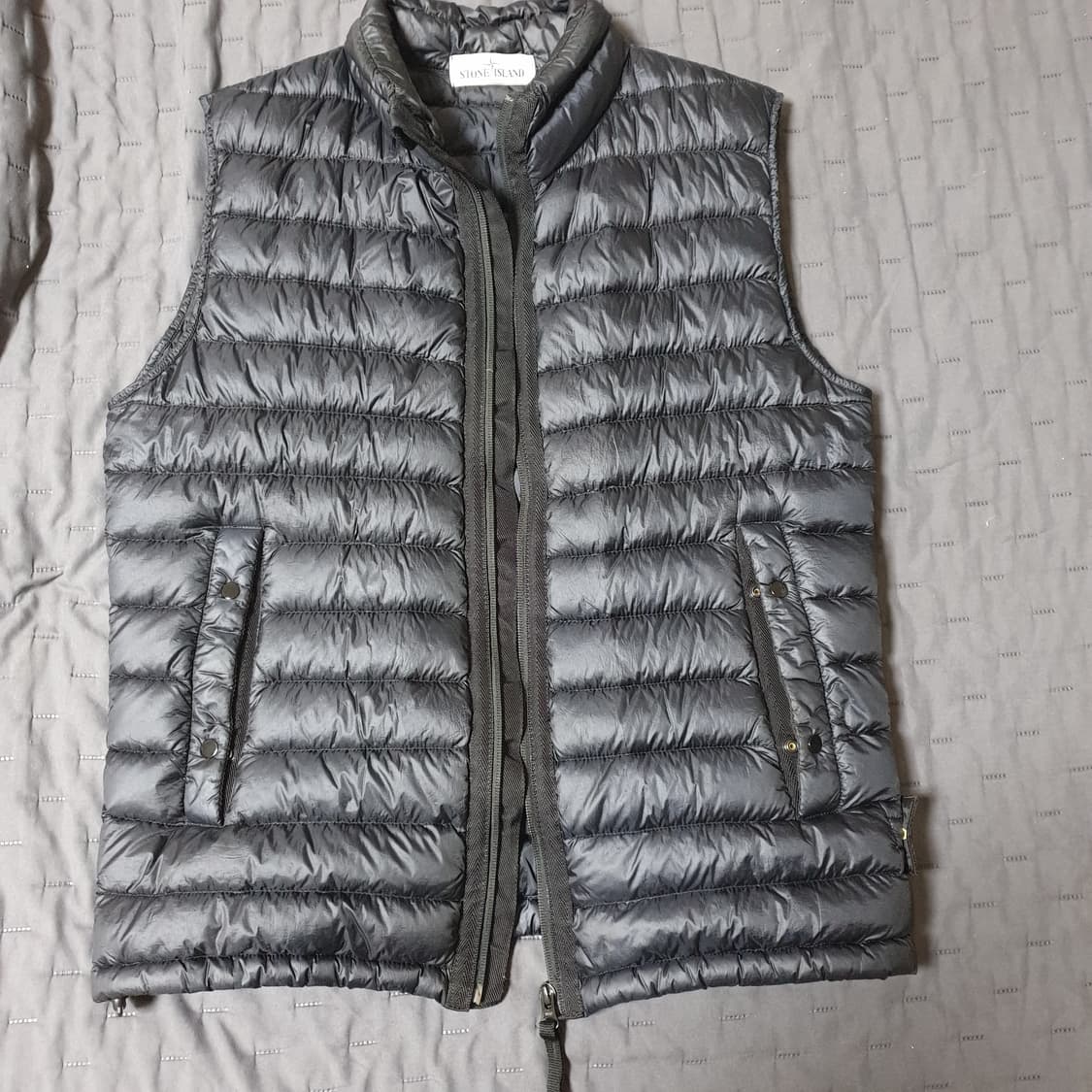 스톤아일랜드 경량 패딩 조끼 상품이미지1