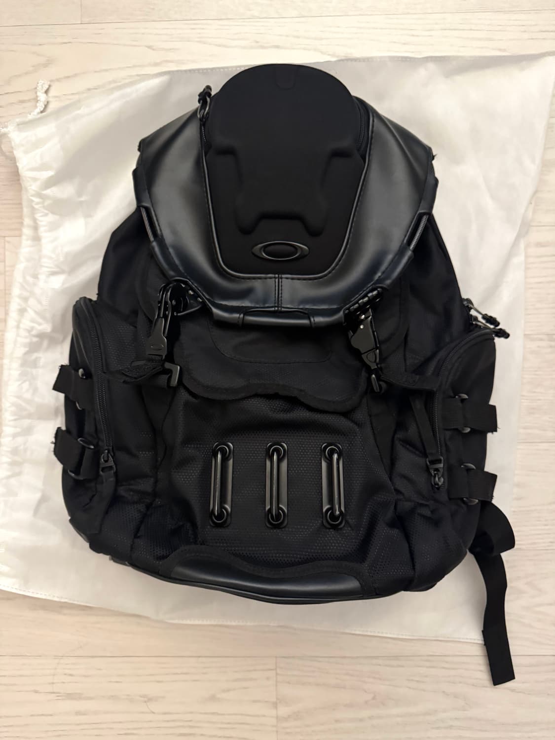 오클리 키친 싱크 백팩 스텔스 블랙 RC 상품이미지2