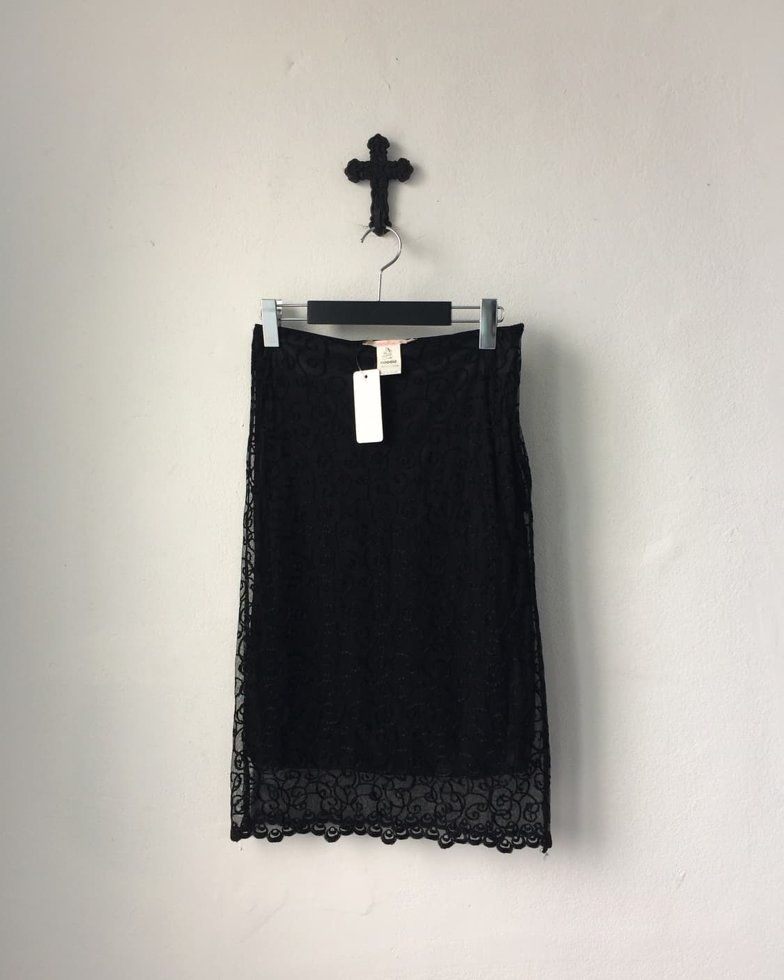 Embroidery pattern midi skirt 상품이미지1