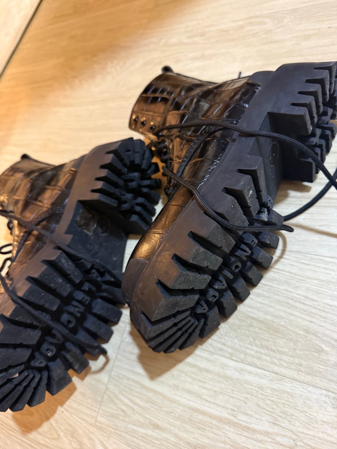 발렌시아가 스트라이커 부츠  상품이미지2