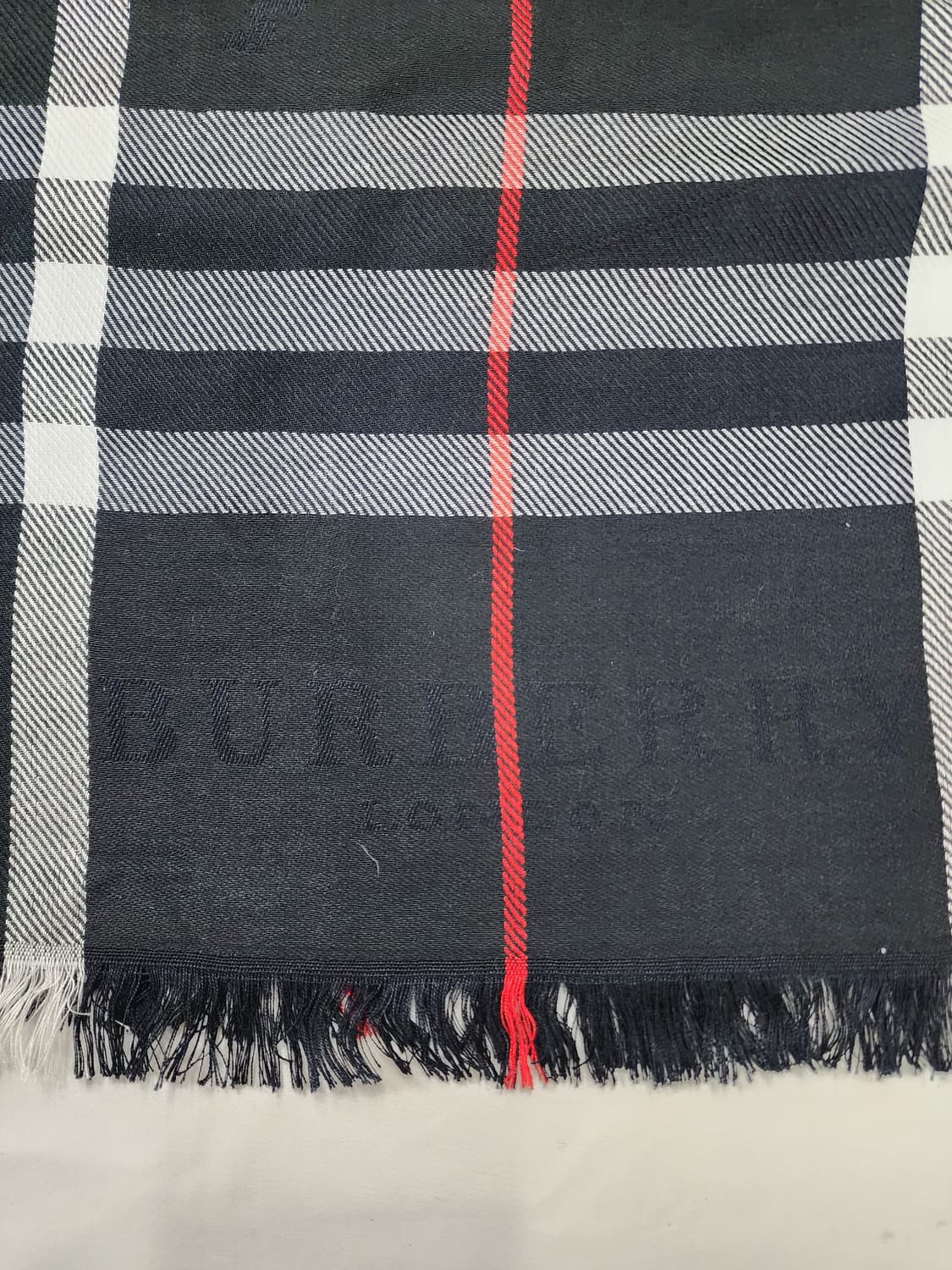 버버리 블랙 체카 머플러 스카프 상품이미지3