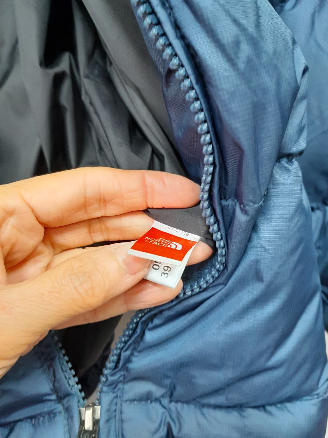 노스페이스 900 패딩 M 상품이미지8