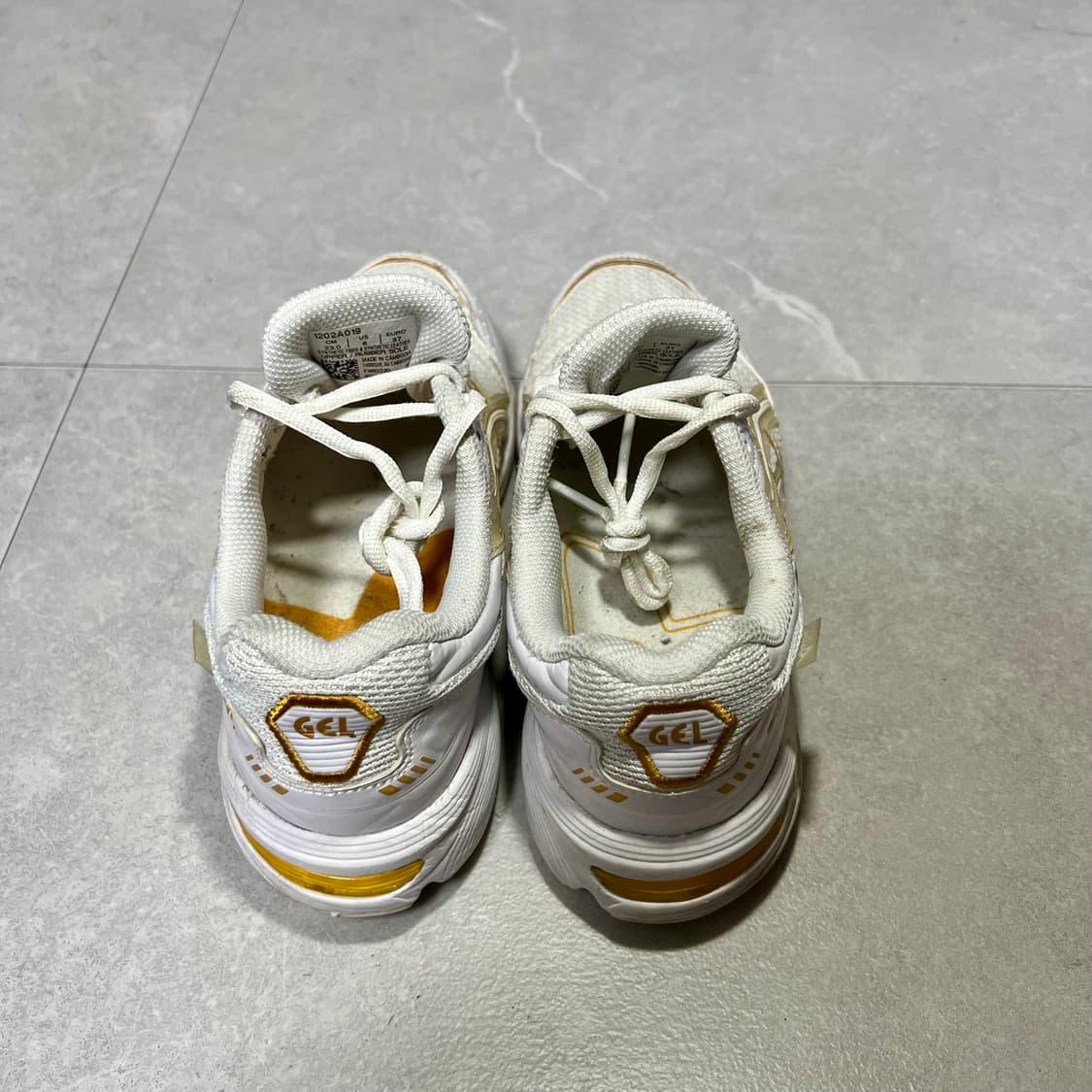 [230] 아식스 젤1090 화이트골드 운동화 상품이미지3
