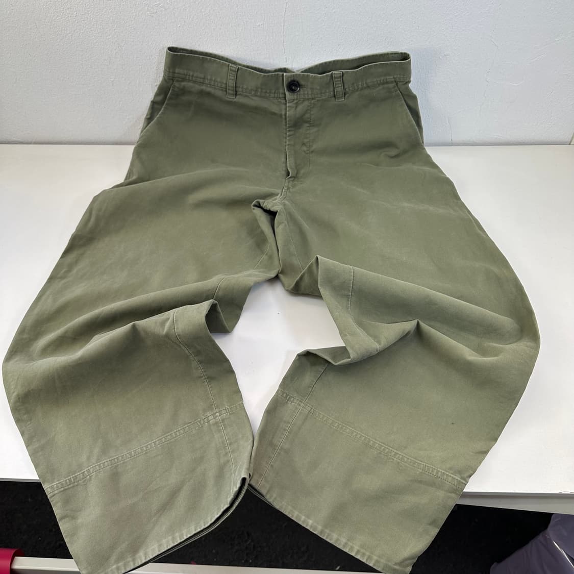 30-31 COS 카키 세미벌룬핏 치노팬츠 상품이미지4