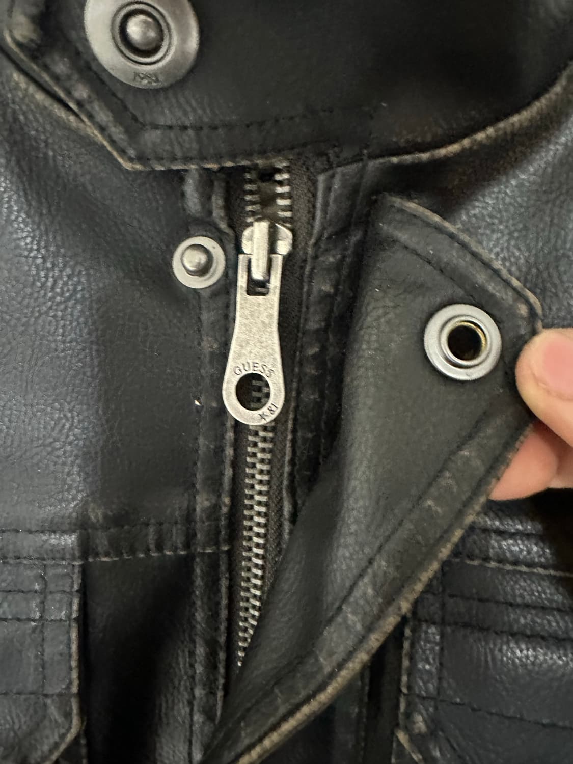 게스 투웨이 카우하이드레더 사파리자켓 상품이미지3