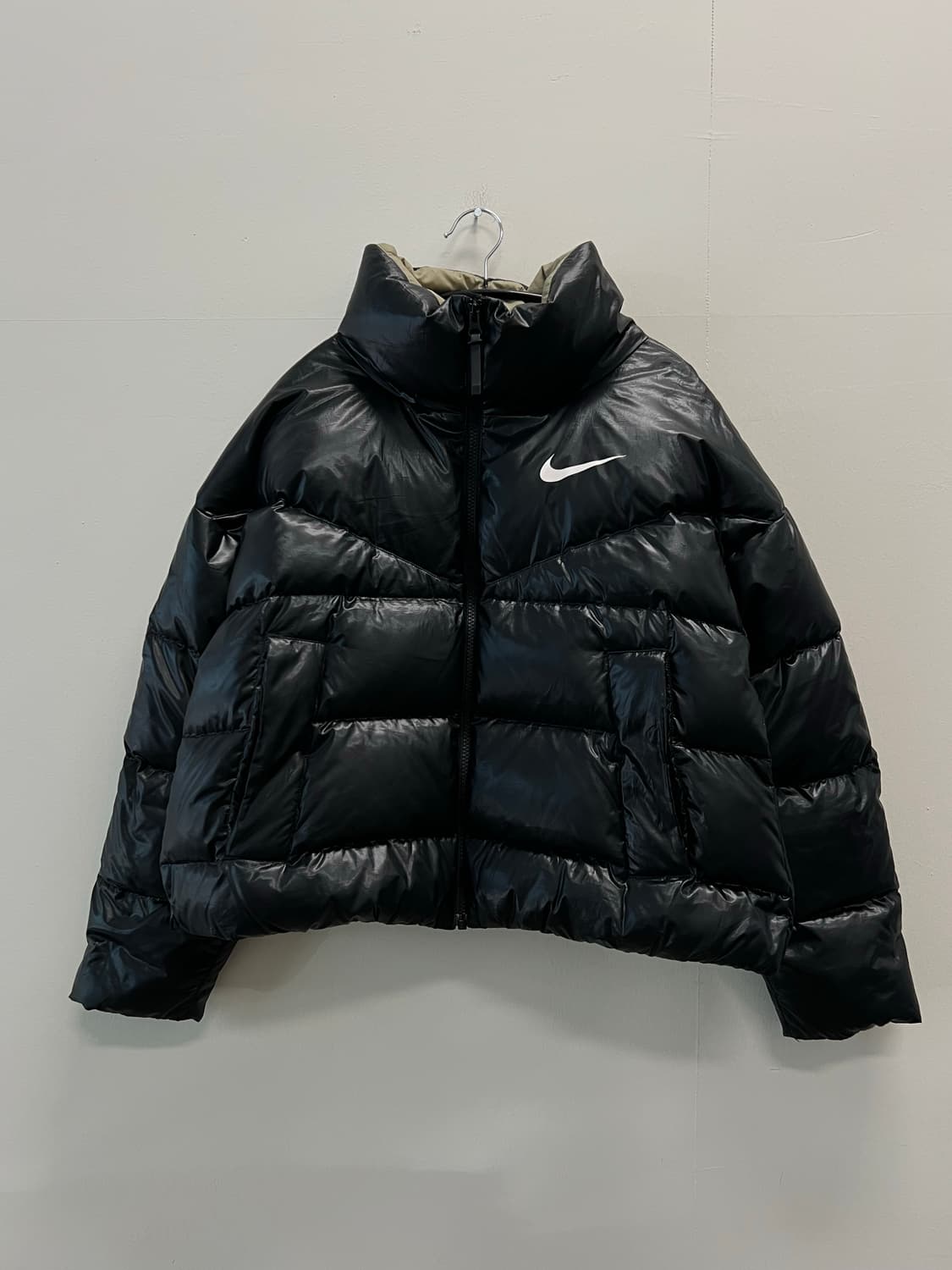 나이키 우먼스 스테이트먼트 다운 필 숏 패딩 재킷 블랙 상품이미지2