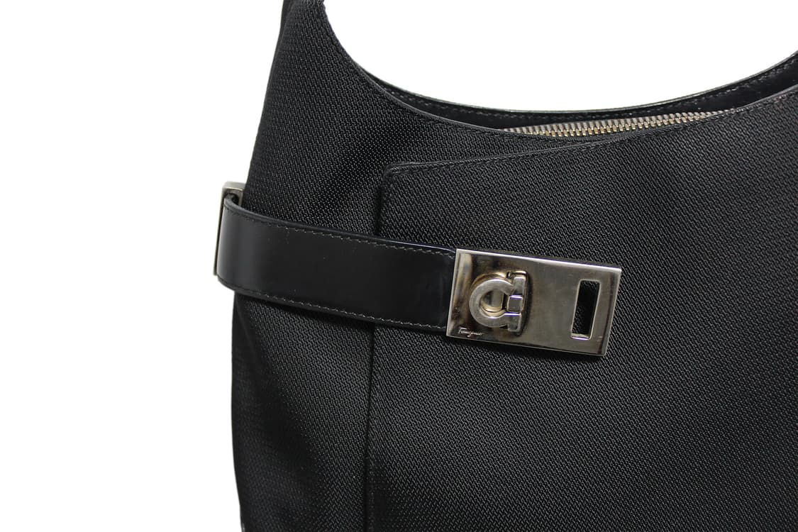 2000s Salvatore Ferragamo 페라가모 간치니 숄더백 상품이미지9