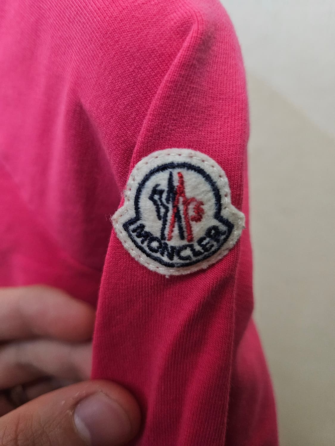 10세용) 몽클레어 키즈 Moncler 롱슬리브 긴팔 티셔츠 상품이미지3