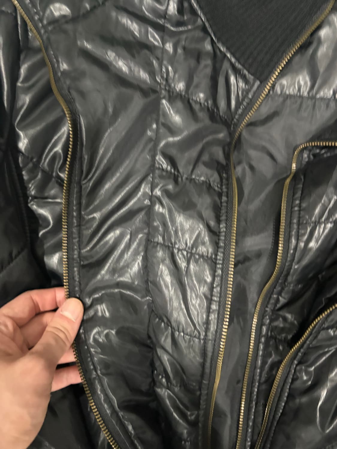 [L] Von Dutch 유광 검정 패딩 집업 자켓 상품이미지4