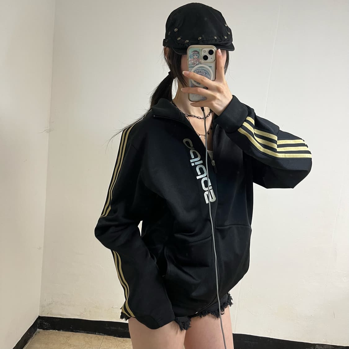 Adidas overseas black/gold track jacket 상품이미지2