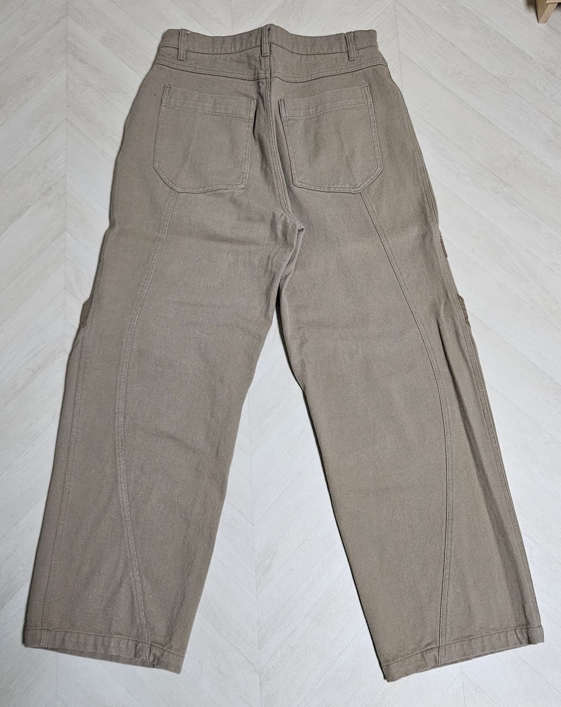 인사일런스 콘트라스트 팬츠 팝니다 상품이미지3