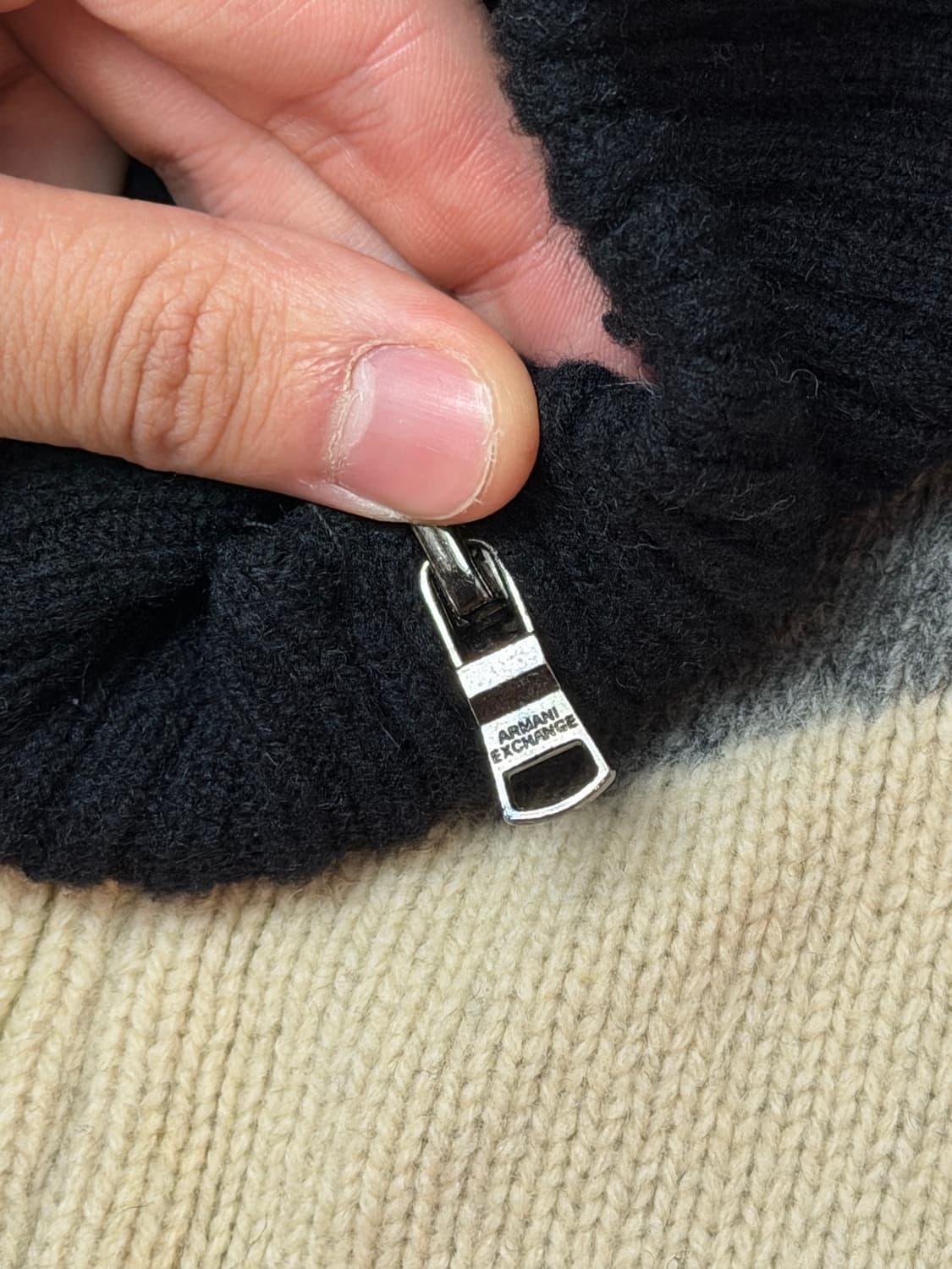 아르마니 익스체인지 투웨이 울 니트 집업 져지 블랙 상품이미지5