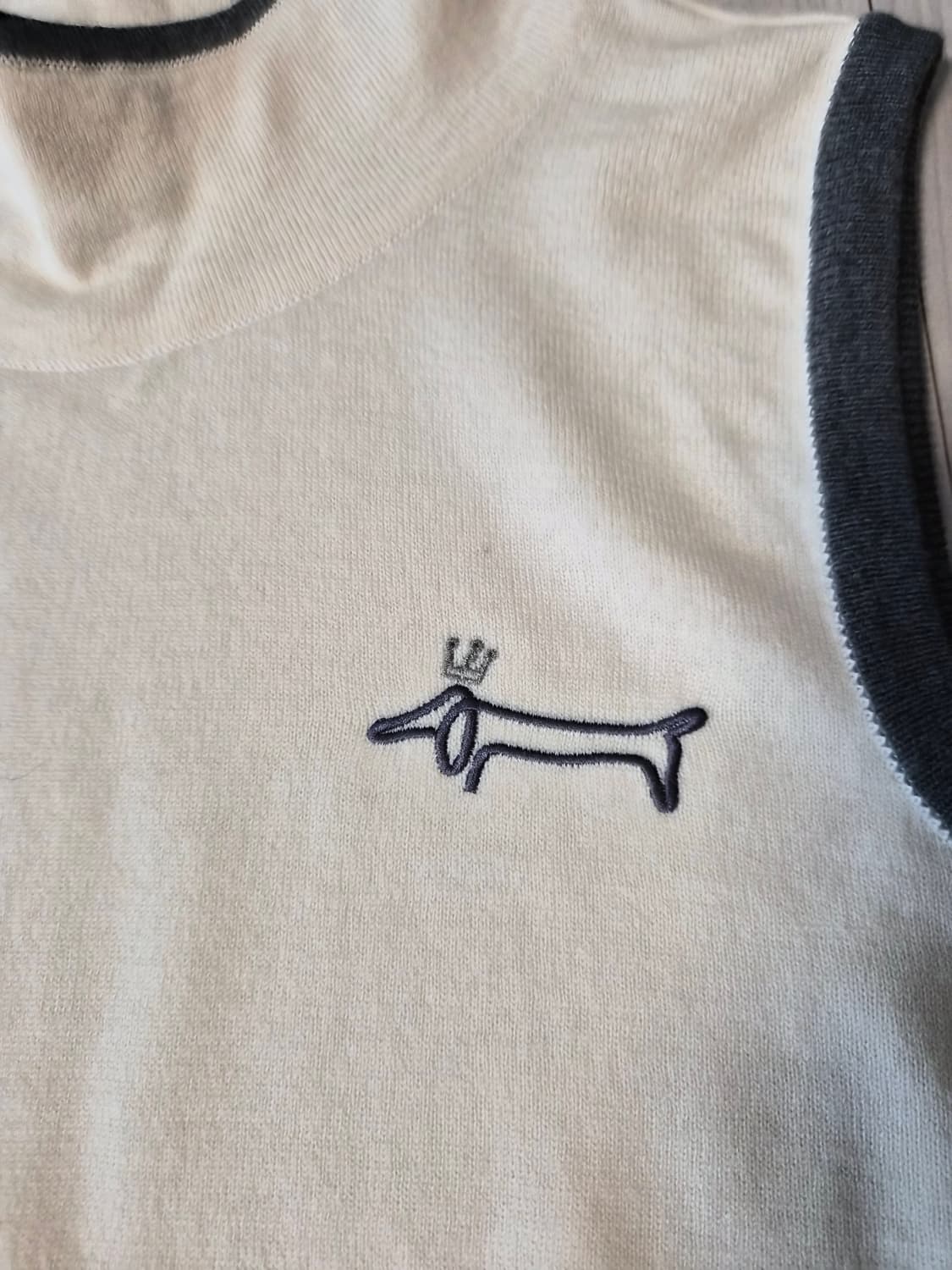 루이까스텔 모 100% 반폴라 조끼 100 사이즈 제품입니다. 상품이미지4