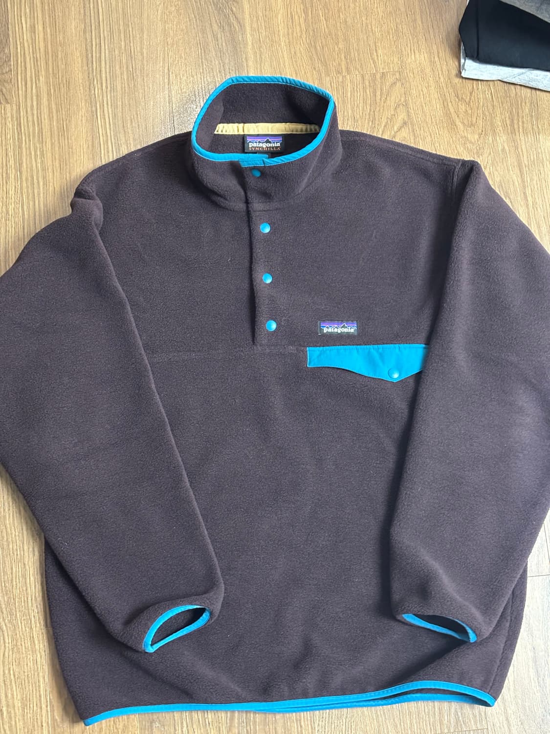 파타고니아 신칠라 옵시디언 플럼 m사이즈 판매합니다 상품이미지5