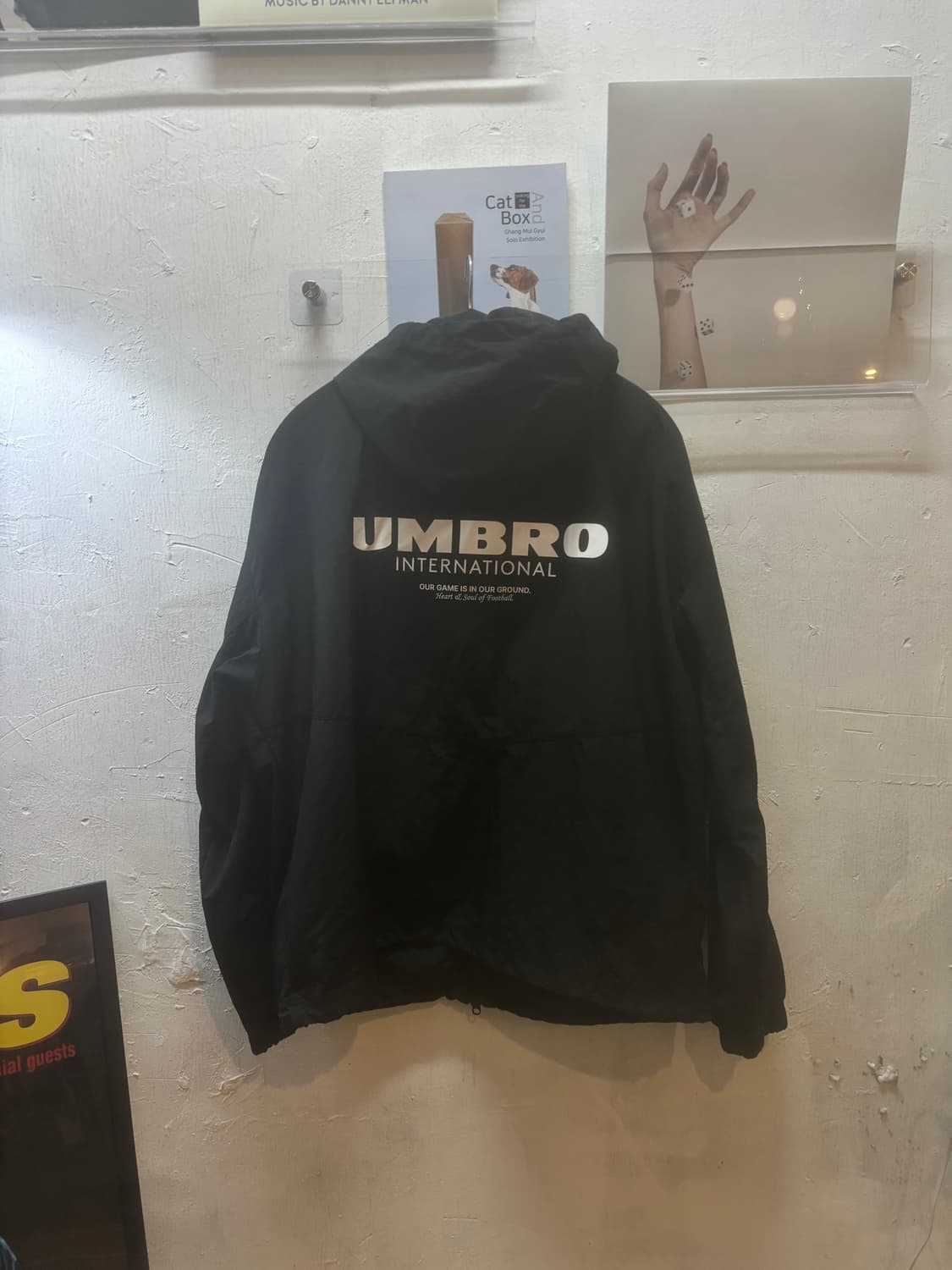 엄브로 클래식 후드형 바람막이  상품이미지2