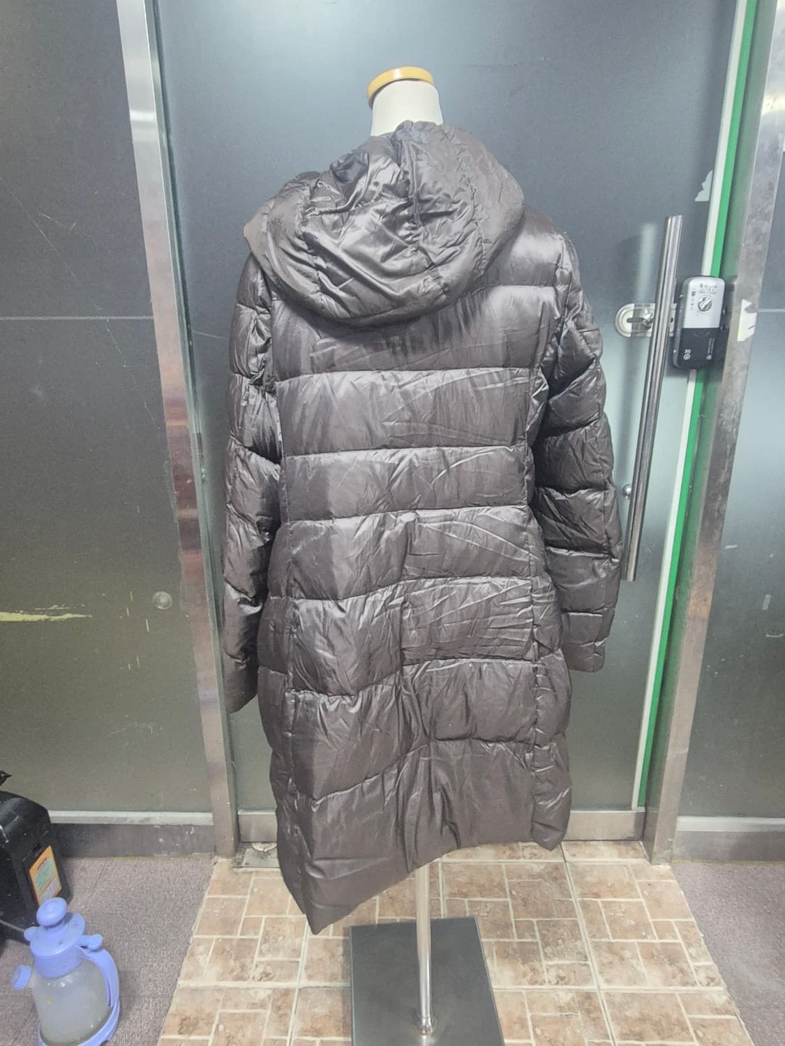 유니클로 후드 롱 경량 패딩 브라운 상품이미지2