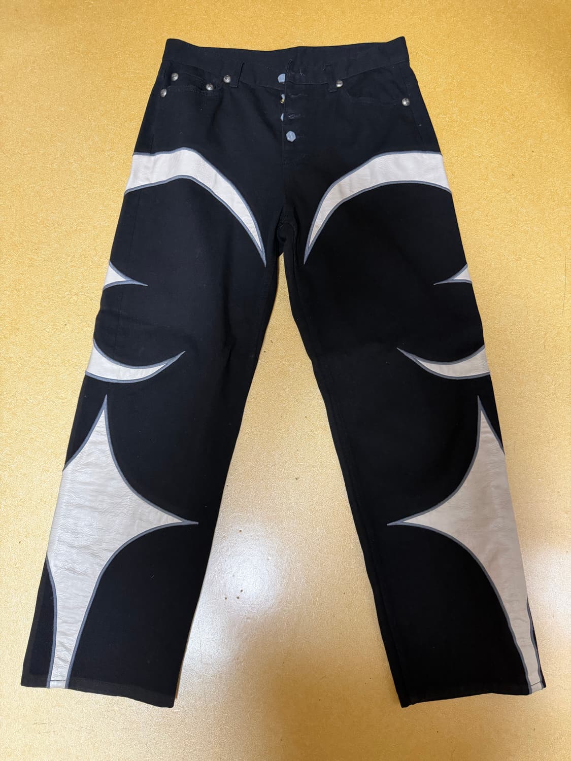 떠그클럽 레더팬츠 1 사이즈 (M) 팝니다 상품이미지1